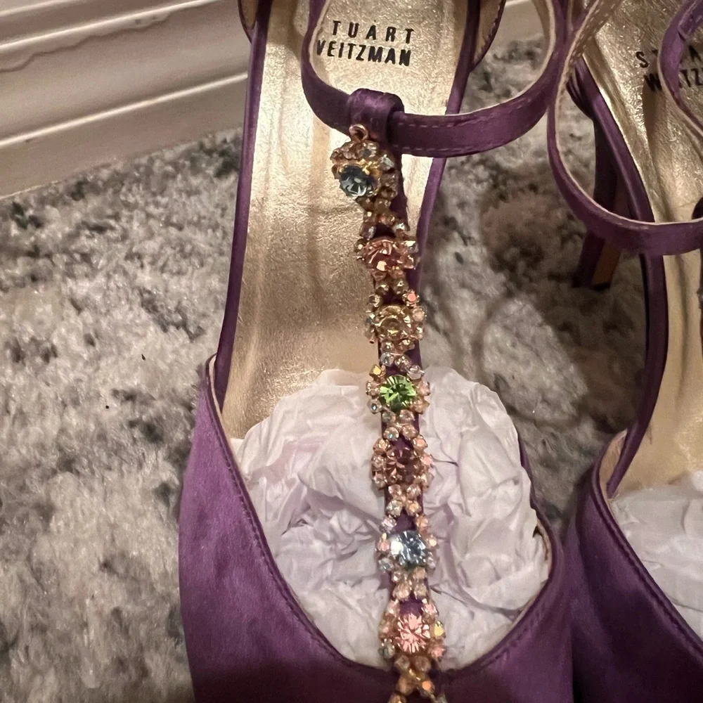 Stuart Weitzman Plum Satin Fabulosity Pumps. Size 8 - Picture 9 of 14